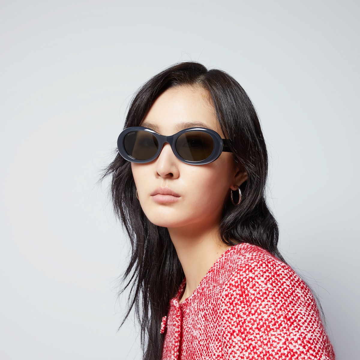 Oval-shaped sunglasses - Image 3